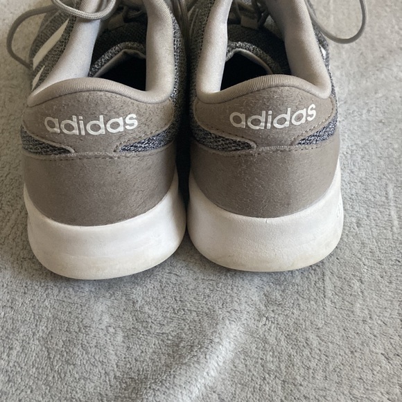 Woman’s gray addidas sneakers - Picture 4 of 6